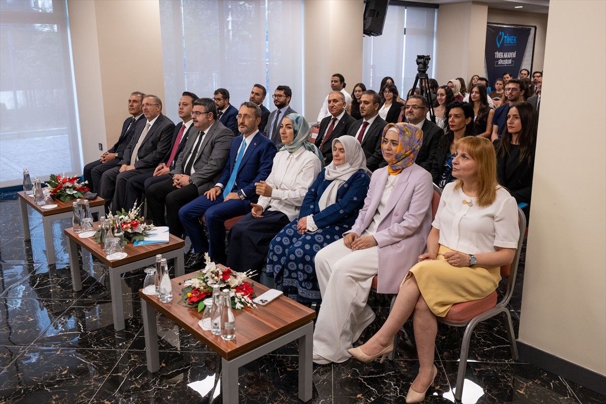 Türkiye İnsan Hakları ve Eşitlik Kurumu (TİHEK) Başkanı Fahrettin Altun (ortada), TİHEK Konferans...