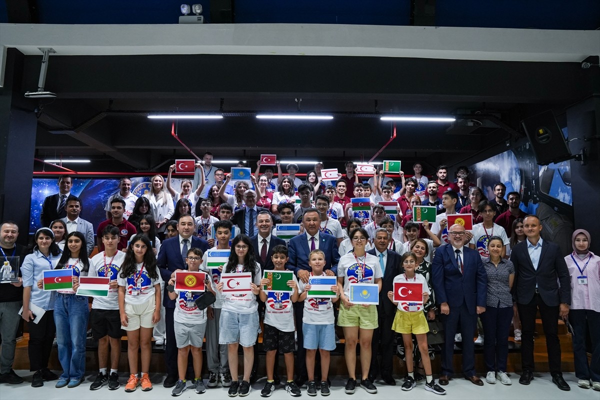 Türkiye Uzay Ajansı (TUA) ve Uzay Kampı Türkiye iş birliğinde hayata geçirilen “TUA Uzay Kaşifleri...