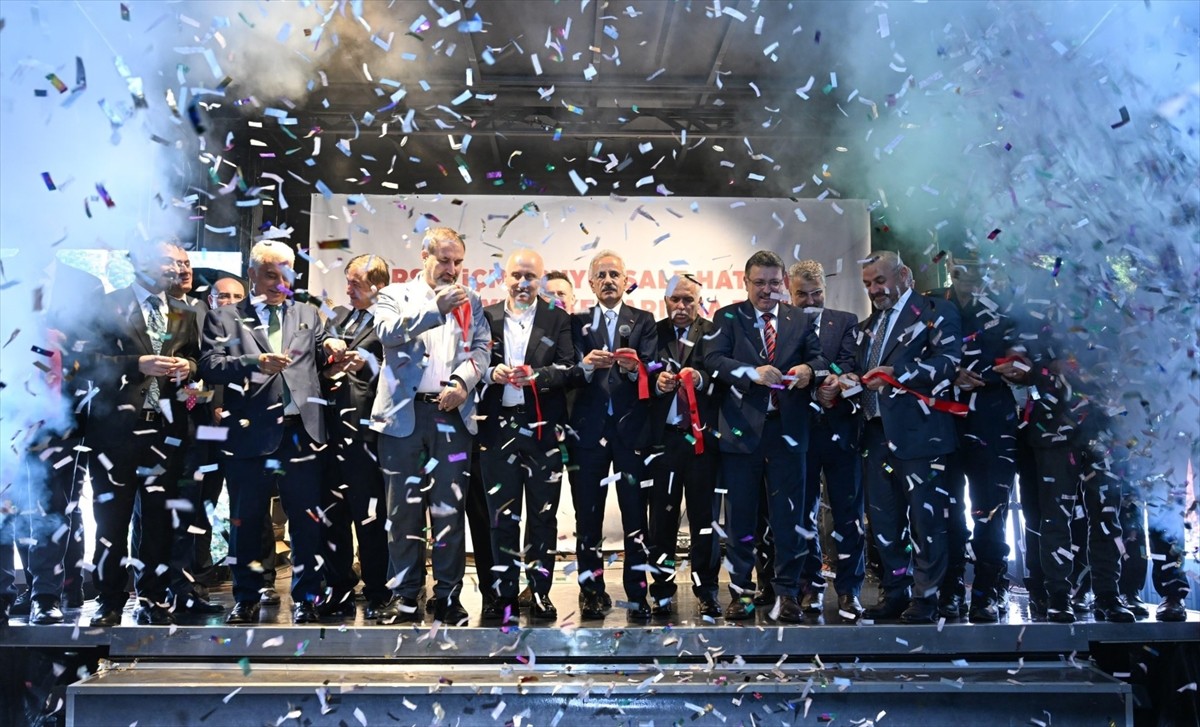 Ulaştırma ve Altyapı Bakanı Abdulkadir Uraloğlu, Arsin İçme Suyu İsale Hattı ve İçme Suyu Paket...