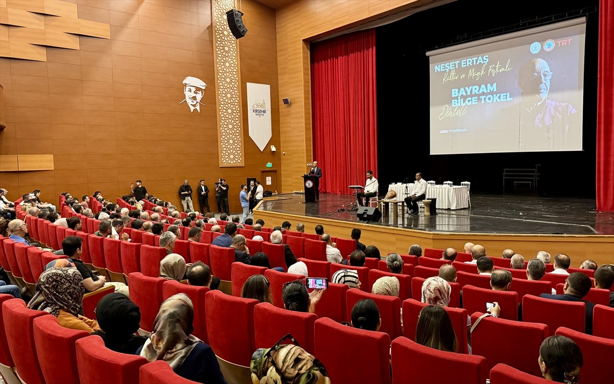UNESCO tarafından müzik dalında Türkiye'den Yaratıcı Şehirler Ağı'na alınan Kırşehir'de düzenlenen...