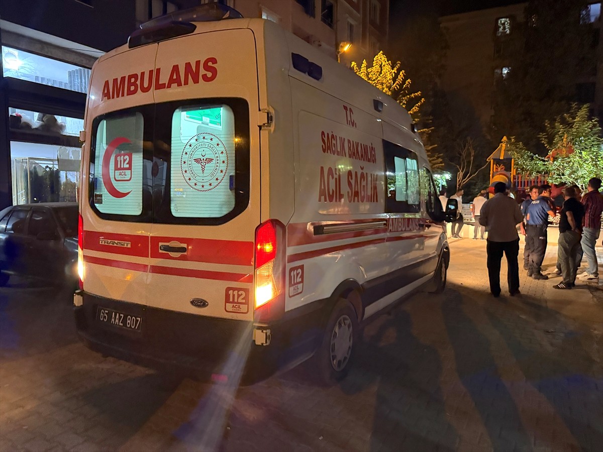 Van'ın İpekyolu ilçesinde 16 yaşındaki genç parkta ölü bulundu.