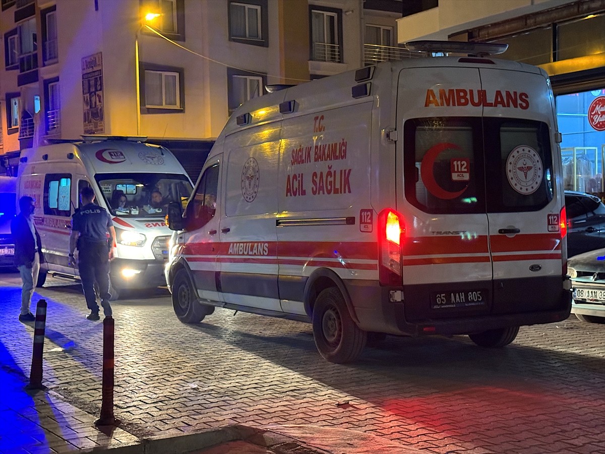 Van'ın İpekyolu ilçesinde 16 yaşındaki genç parkta ölü bulundu.