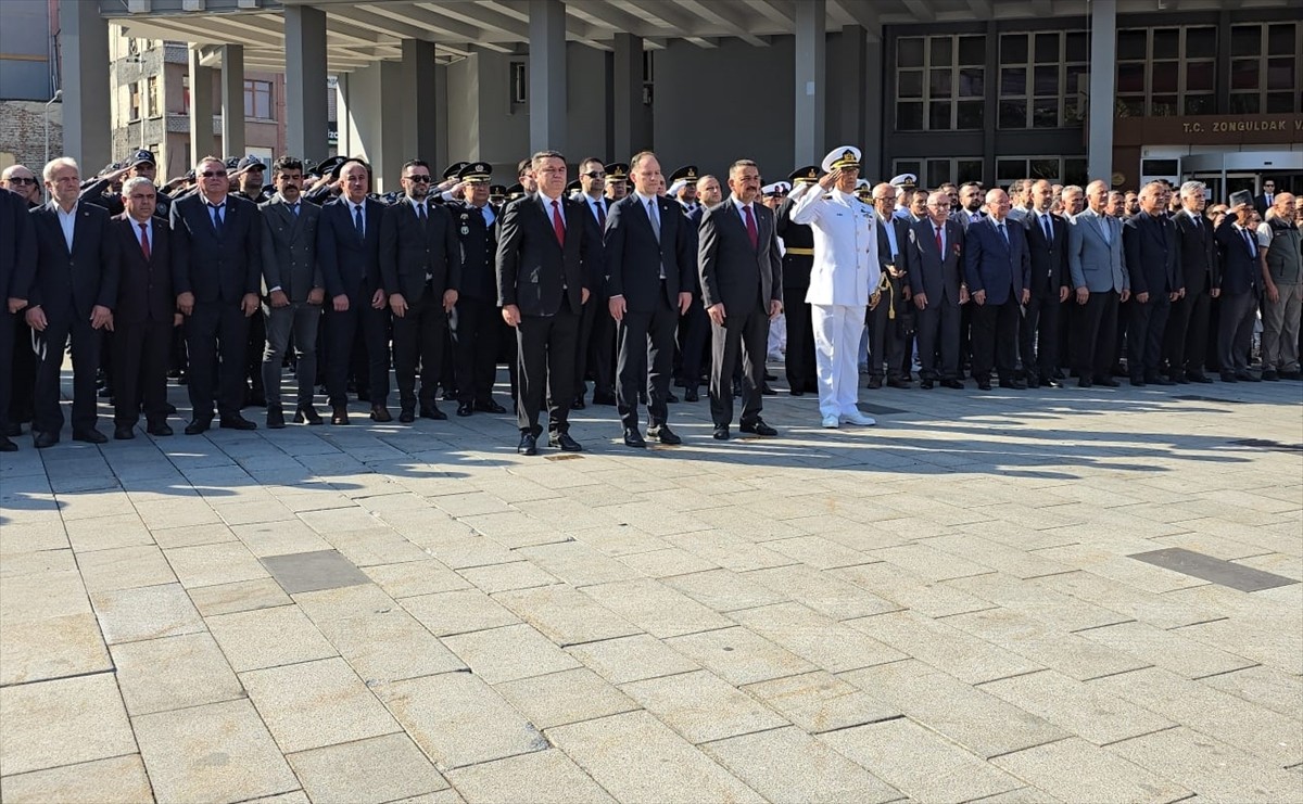 Zonguldak'ta, 30 Ağustos Zafer Bayramı'nın 103. yıl dönümü dolayısıyla kutlama programları...