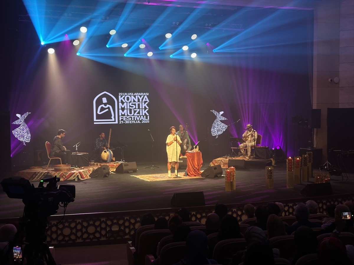  22. Uluslararası Konya Mistik Müzik Festivali Küba ve Arjantinli sanatçılardan oluşan Madre Selva...