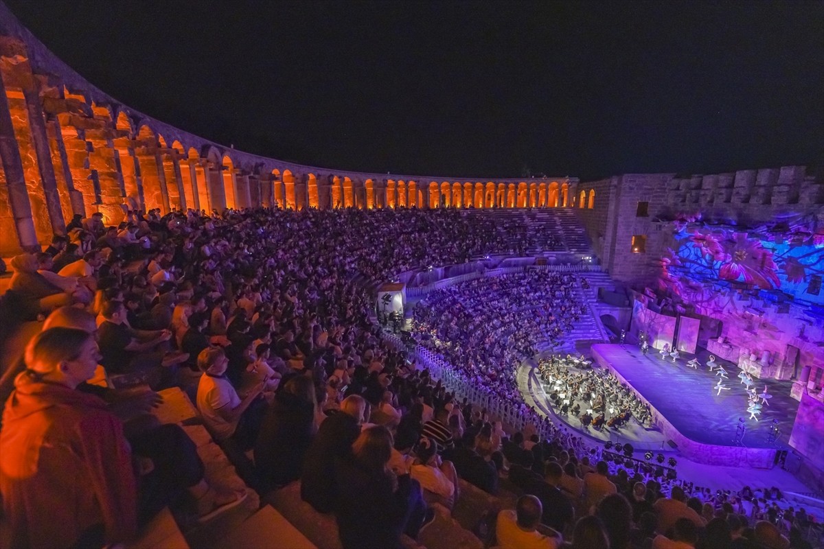 32. Uluslararası Aspendos Opera ve Bale Festivali kapsamında İspanyol kültürünün enerjisini...