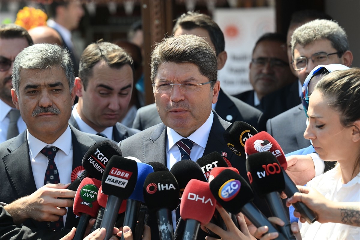 Adalet Bakanı Yılmaz Tunç, Başkent Millet Bahçesi'nde katıldığı İşyurtları Ürün ve El Sanatları...