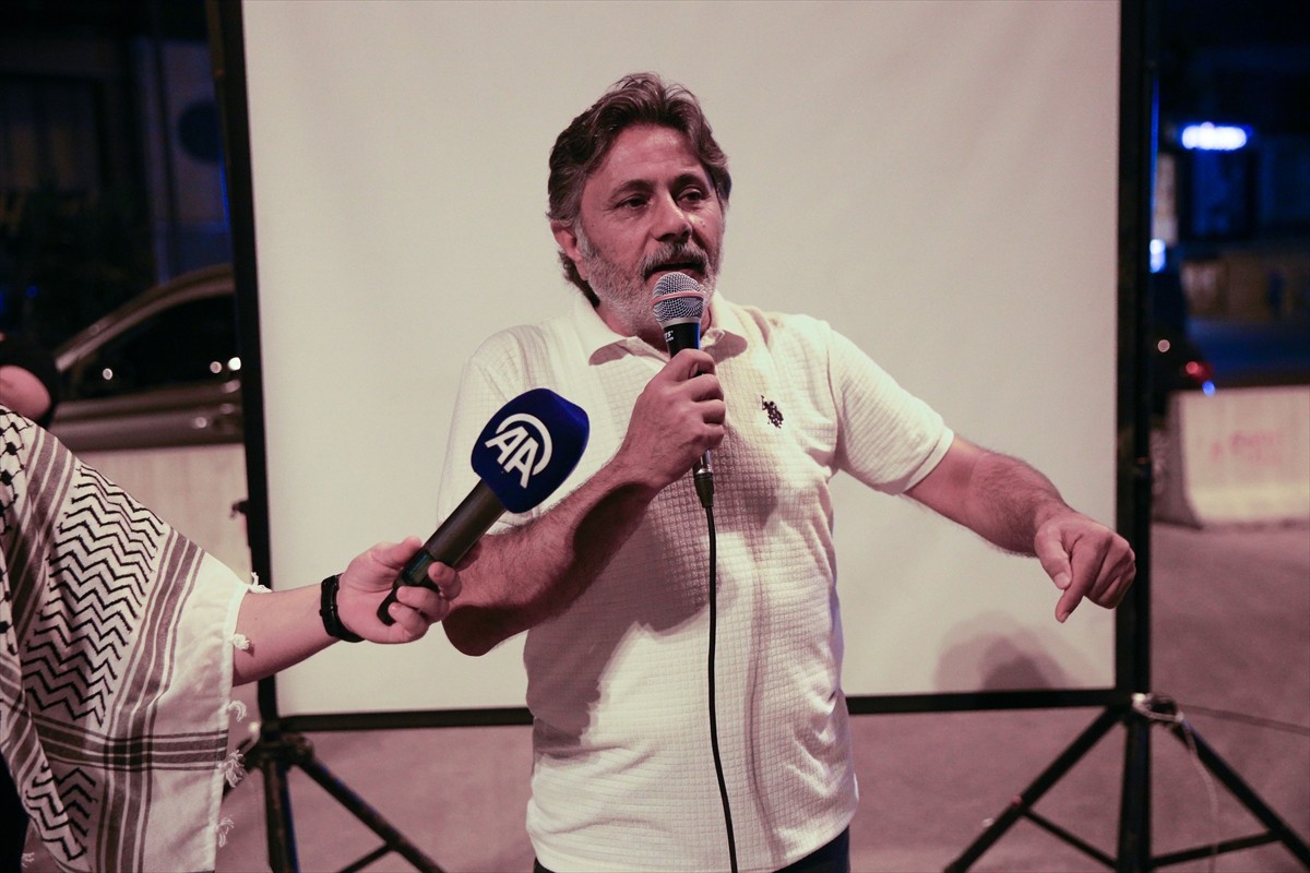 Adana Sivil İnisiyatif Meclisi (ASİM) öncülüğünde, Adana 5 Ocak Meydanı'nda bir araya gelen...