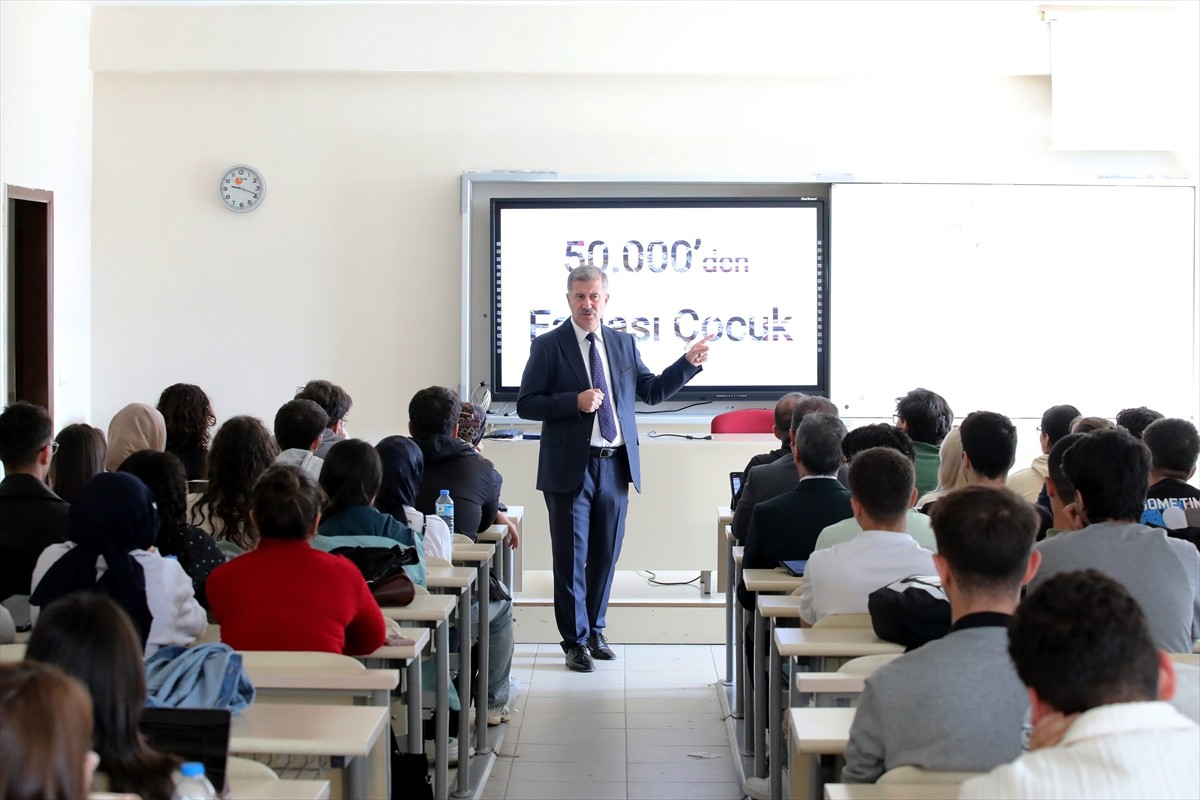 Ağrı İbrahim Çeçen Üniversitesi'nde (AİÇÜ) 2025-2026 Akademik Yılının ilk dersi "Filistin ve...