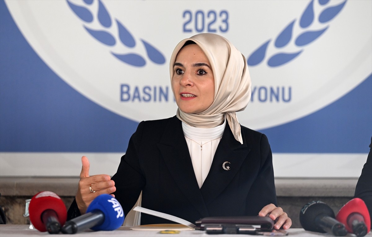 Aile ve Sosyal Hizmetler Bakanı Mahinur Özdemir Göktaş, Anadolu Yayıncılar Federasyonunun "Anadolu...