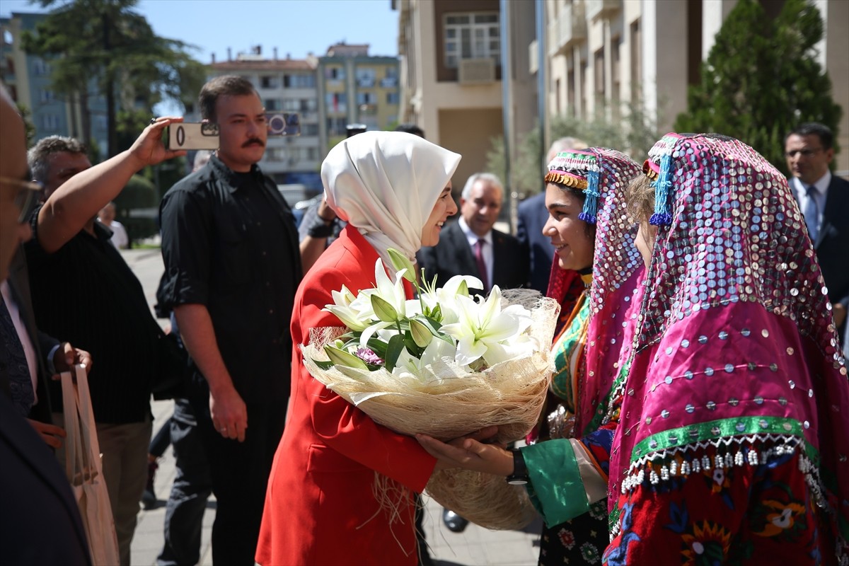 Aile ve Sosyal Hizmetler Bakanı Mahinur Özdemir Göktaş, Balıkesir Valiliğini ziyaret etti. Bakan...