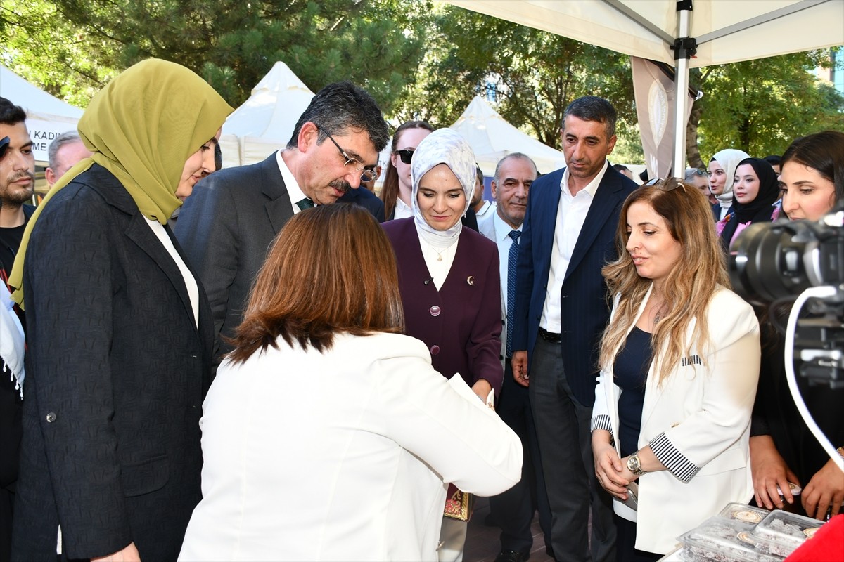 Aile ve Sosyal Hizmetler Bakanı Mahinur Özdemir Göktaş, Batman Valiliği koordinesinde düzenlenen...