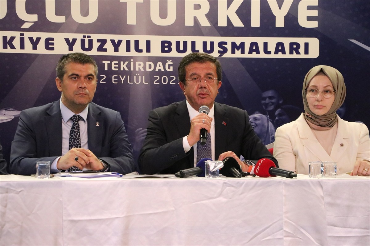 AK Parti Genel Başkan Yardımcısı Nihat Zeybekci (ortada), Tekirdağ'da Yahya Kemal Beyatlı Kültür...