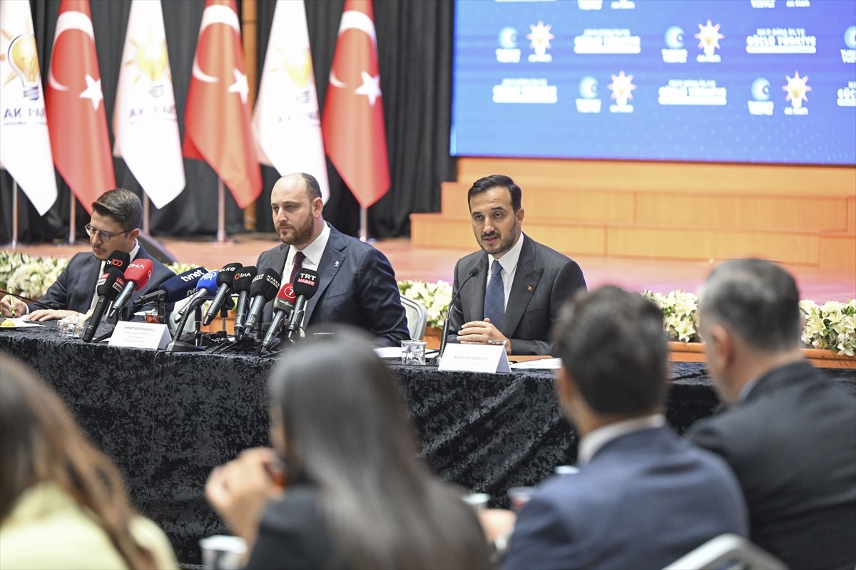 AK Parti Genel Başkan Yardımcısı ve Teşkilat Başkanı Ahmet Büyükgümüş ile AK Parti İstanbul İl...