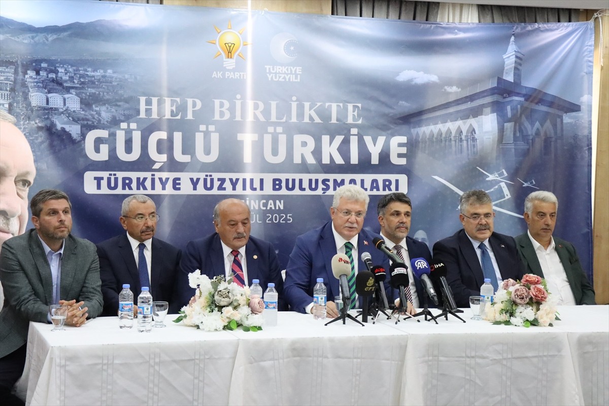 AK Parti Grup Başkanvekili Muhammet Emin Akbaşoğlu (ortada), "Türkiye Yüzyılı Buluşmaları"...