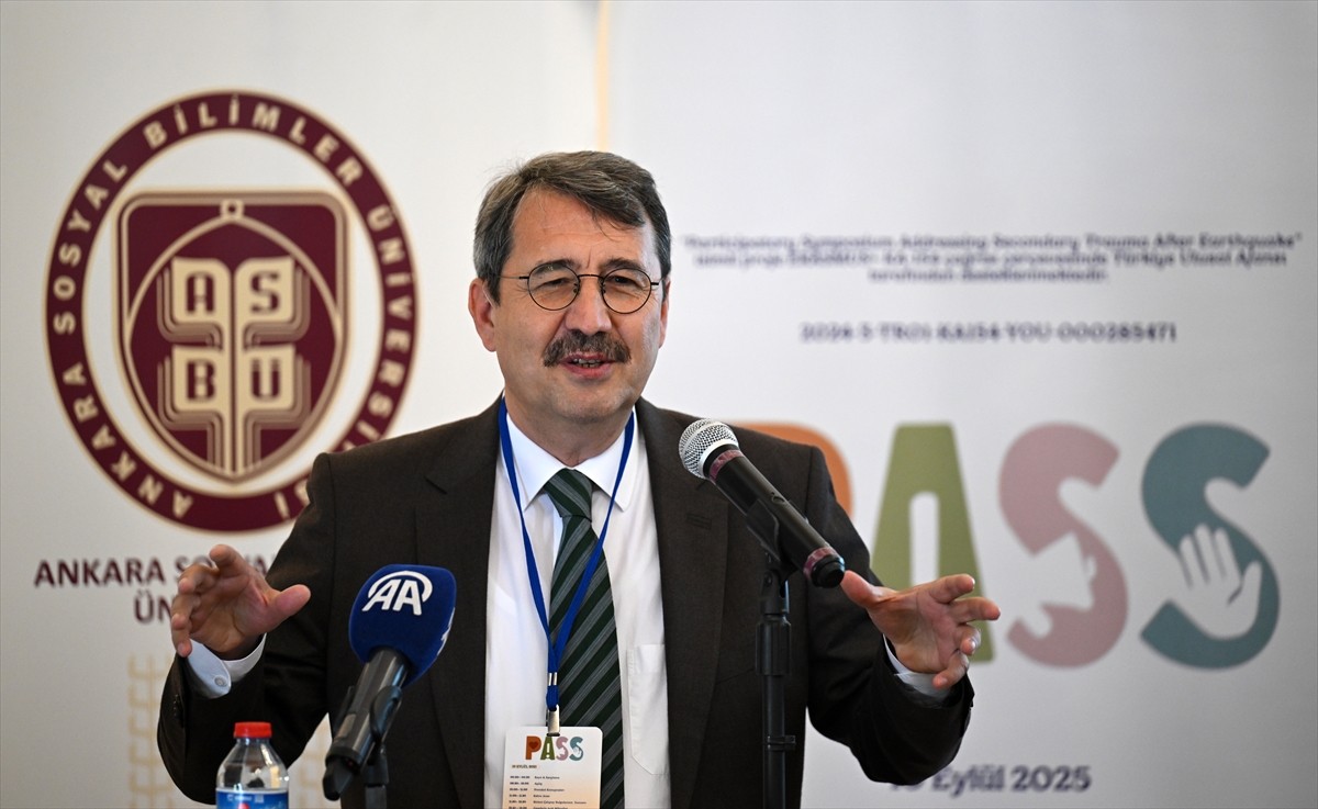 Ankara Sosyal Bilimler Üniversitesi (ASBÜ) ev sahipliğinde, "Depremin Psikolojik Etkileri Üzerine...