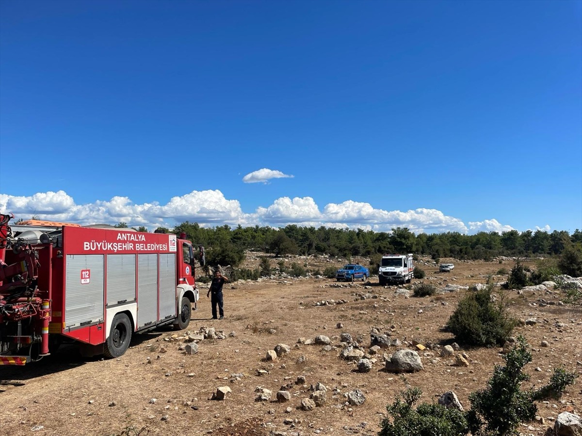 Antalya'nın Kepez ilçesinde kazdıkları kuyuda jeneratör gazından zehirlendikleri değerlendirilen 3...