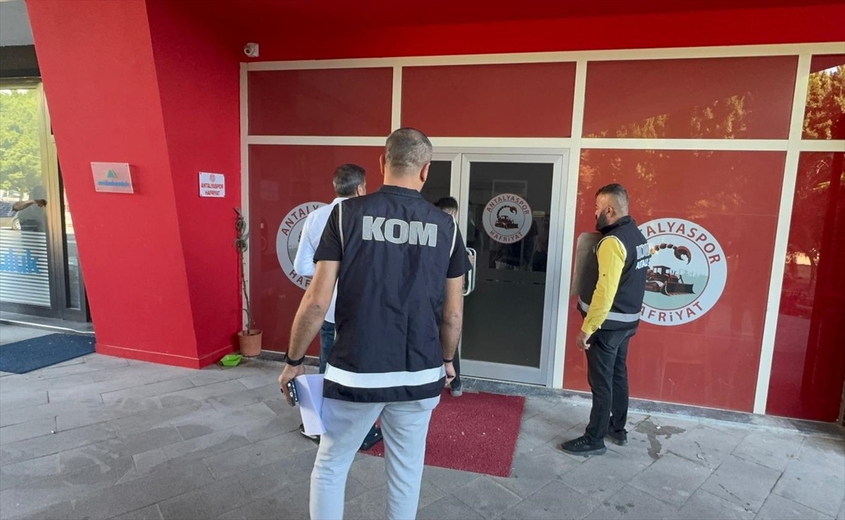 Antalya Büyükşehir Belediyesine yönelik "rüşvet" ve "yolsuzluk" soruşturması kapsamında haklarında...