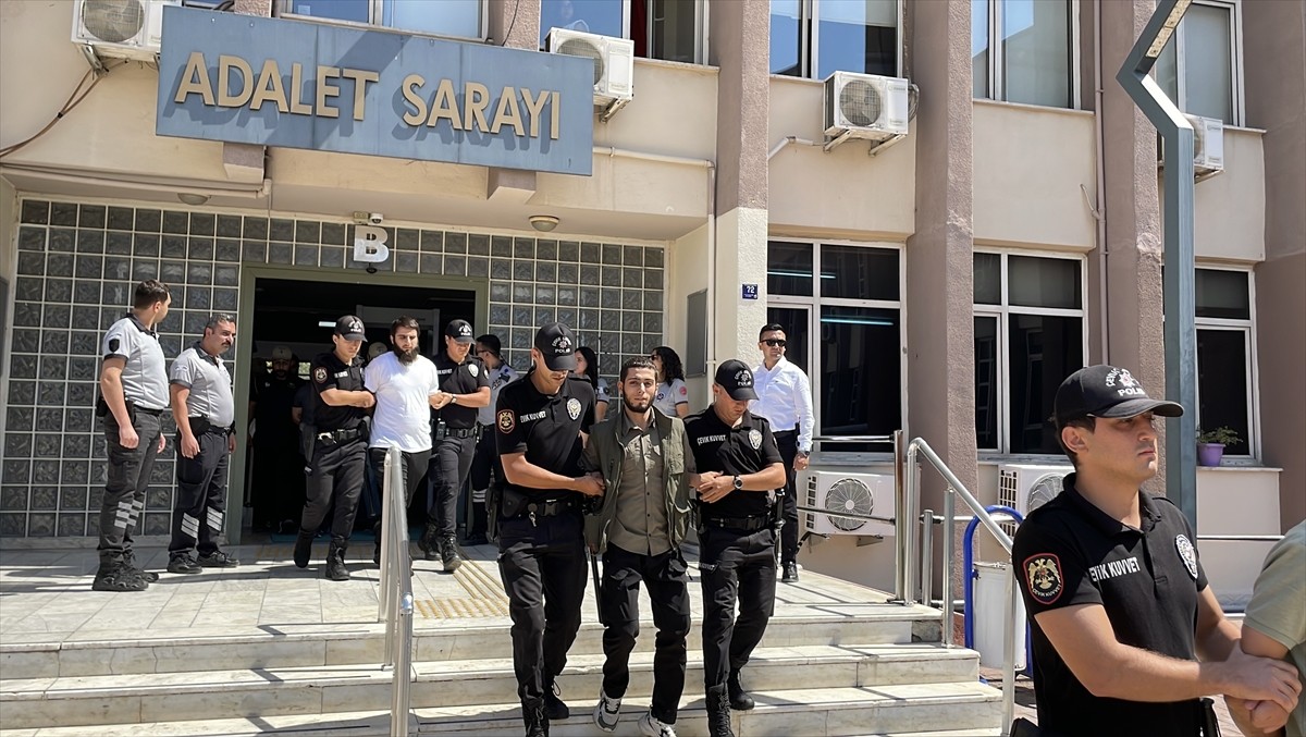 Aydın'da terör örgütü DEAŞ'a yönelik operasyonda gözaltına alınan 10 şüpheliden 5'i tutuklandı...