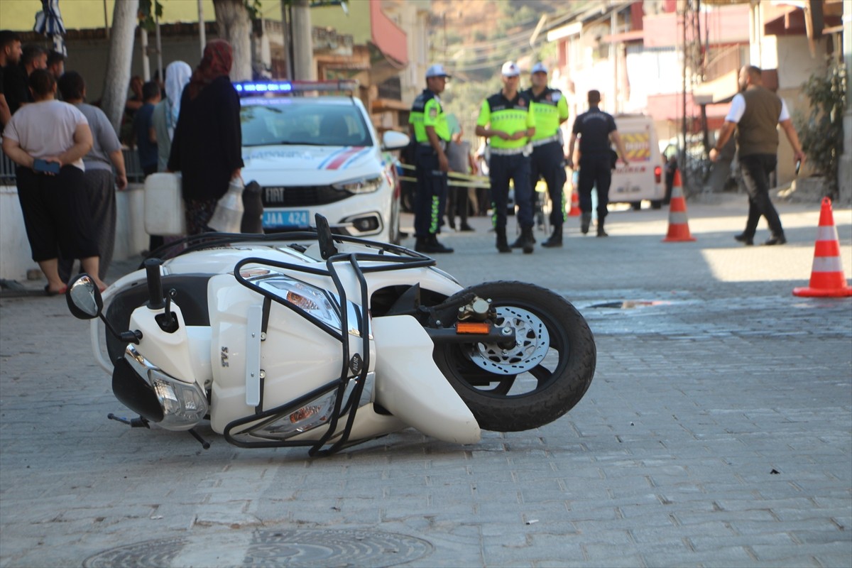 Aydın'ın Nazilli ilçesinde iki motosikletin çarpışması sonucu 1 kişi öldü, 1 kişi...