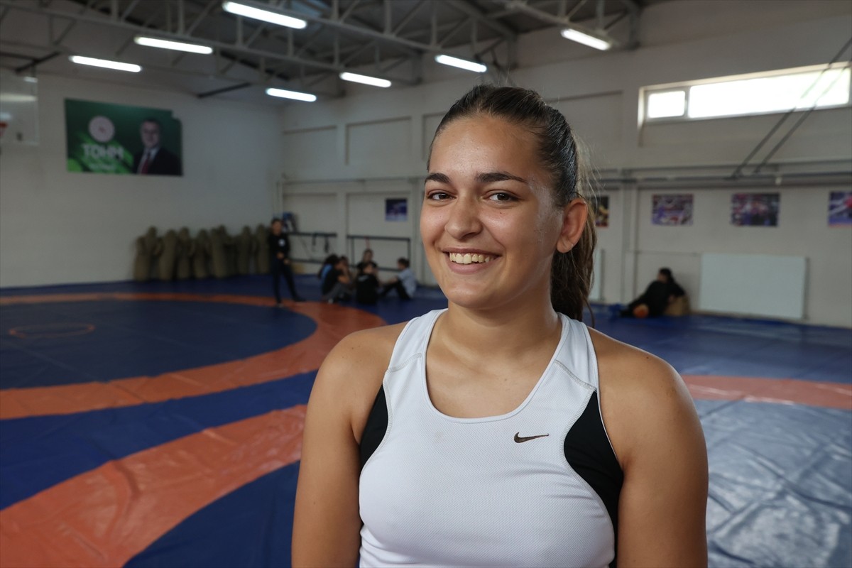 Balkan Şampiyonası'na hazırlanan Kosovalı kadın güreşçiler Edirne'de kamp yapıyor. Gençlik ve Spor...