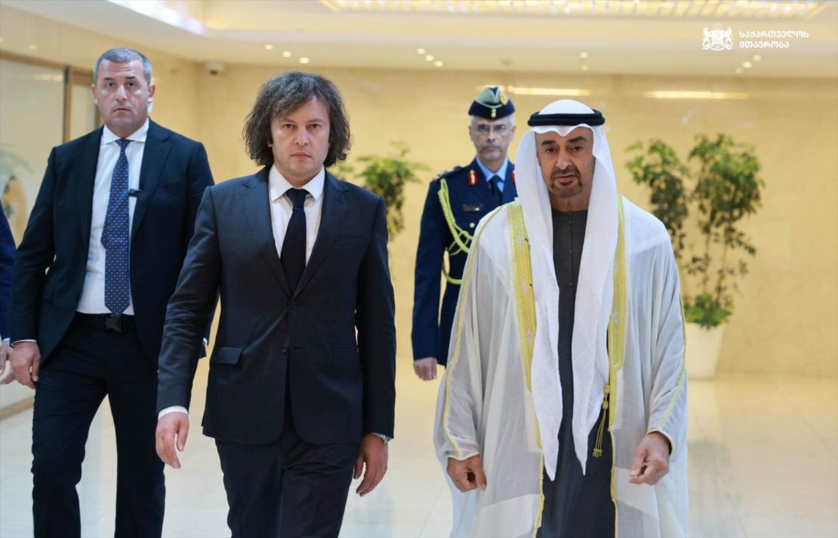 Birleşik Arap Emirlikleri (BAE) Devlet Başkanı Şeyh Muhammed bin Zayed Al Nahyan (sol 2), ilk kez...