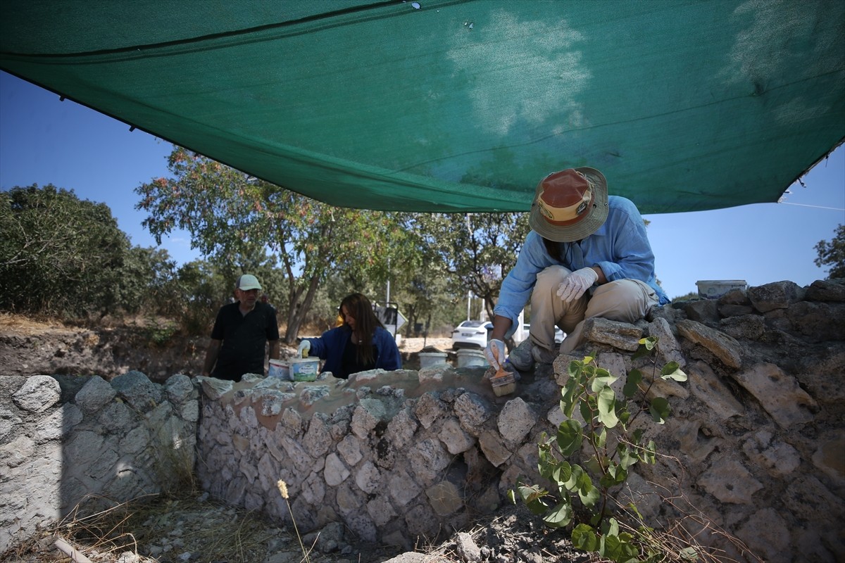 Çanakkale'nin Ezine ilçesine bağlı Dalyan köyü yakınında bulunan ve kapsadığı şehir alanıyla...