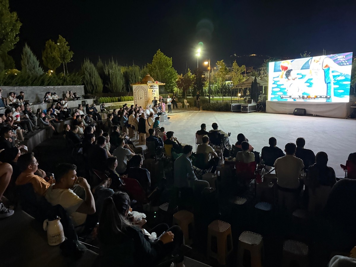 Çankırı'da vatandaşlar, A Milli Basketbol Takımı'nın 2025 Avrupa Basketbol Şampiyonası (EuroBasket...