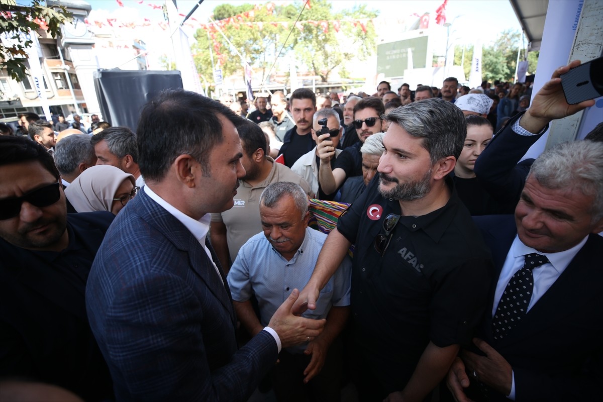 Çevre, Şehircilik ve İklim Değişikliği Bakanı Murat Kurum, Balıkesir'in Sındırgı ilçesinde, 10...