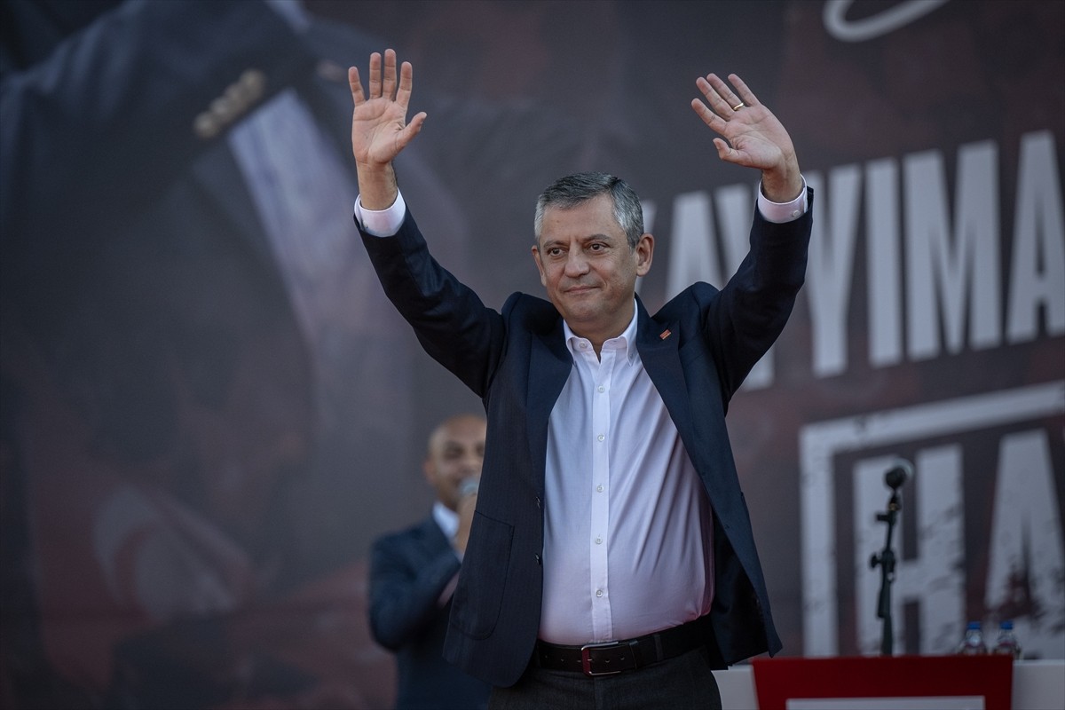 CHP Genel Başkanı Özgür Özel,  partisince Anadolu Meydanı'nda düzenlenen mitinge katılarak konuşma...