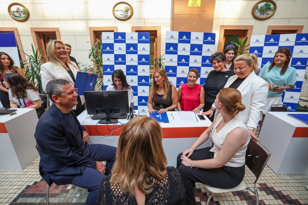 CHP Genel Başkanı Özgür Özel (sağ 2), elektrik akımına kapılarak hayatını kaybeden Manisa...