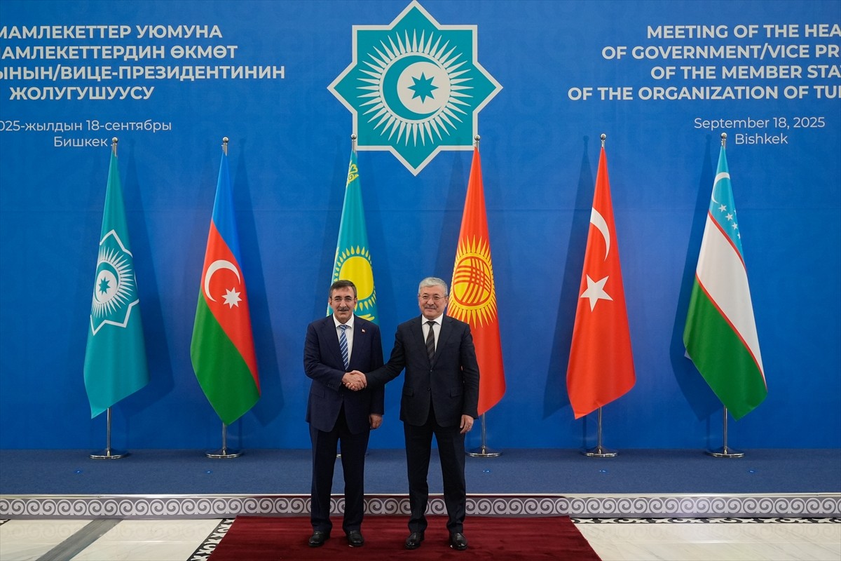 Cumhurbaşkanı Yardımcısı Cevdet Yılmaz (sağ 2), Bişkek’te, Türk Devletleri Teşkilatı (TDT) Üye...