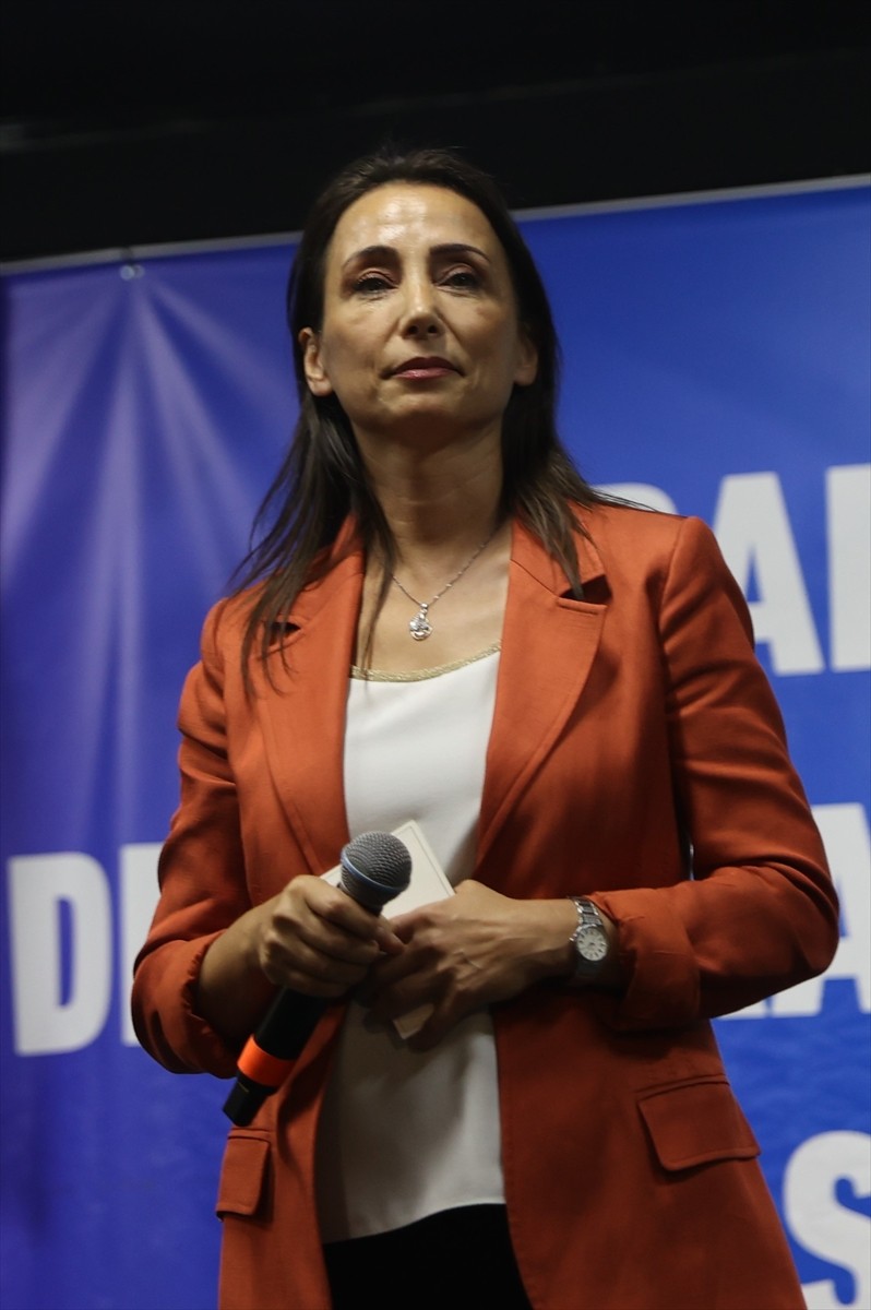 DEM Parti Eş Genel Başkanı Tülay Hatimoğulları Mardin'in merkez Artuklu ilçesi 15 Temmuz Demokrasi...