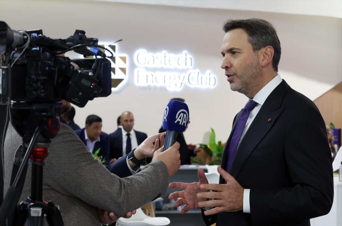 Enerji ve Tabii Kaynaklar Bakanı Alparslan Bayraktar (fotoğrafta), Gastech 2025 Forumu'na katılmak...
