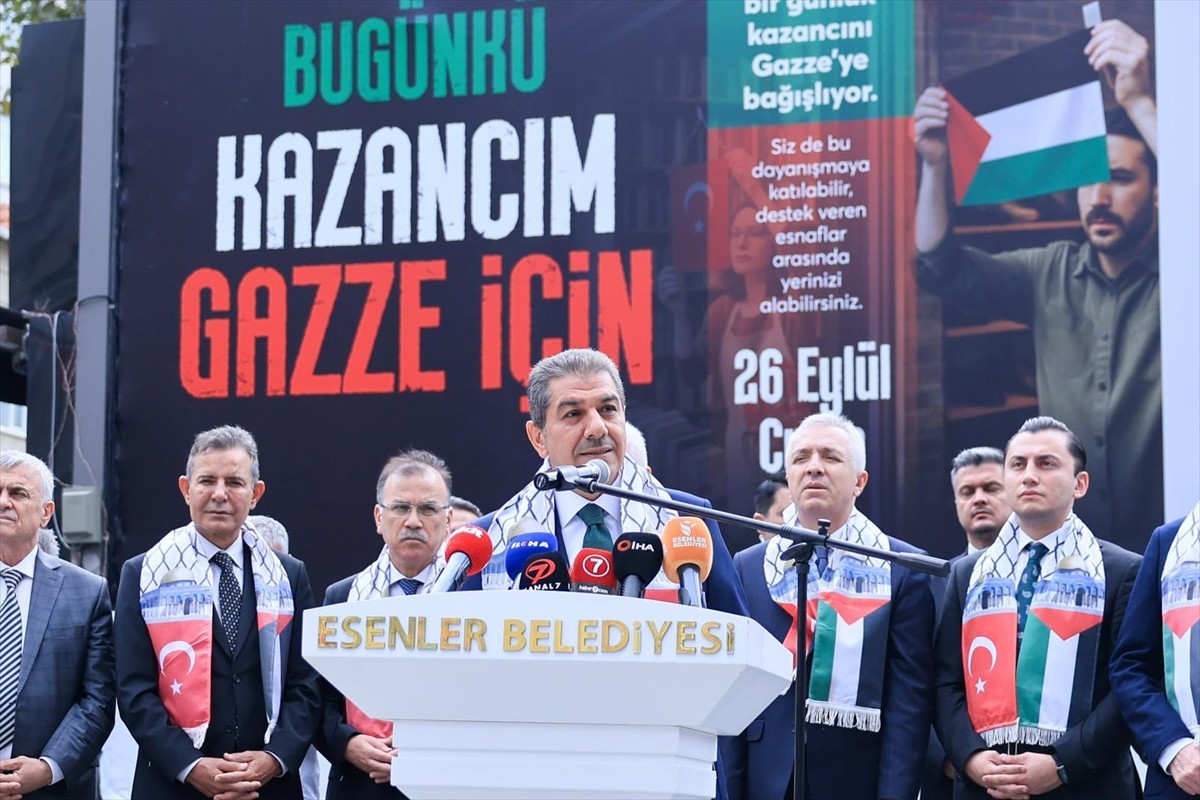 Esenler Belediyesince başlatılan "Bugünkü Kazancım Gazze İçin" kampanyası kapsamında ilçedeki 15...