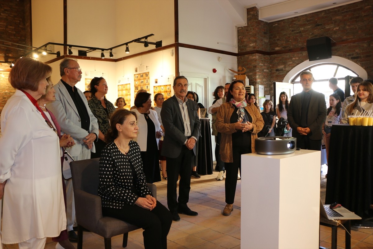 Eskişehir'de Hamamyolu Çarşısı'nın 1950-1970 dönemindeki toplumsal ve mekansal belleği, sanal...