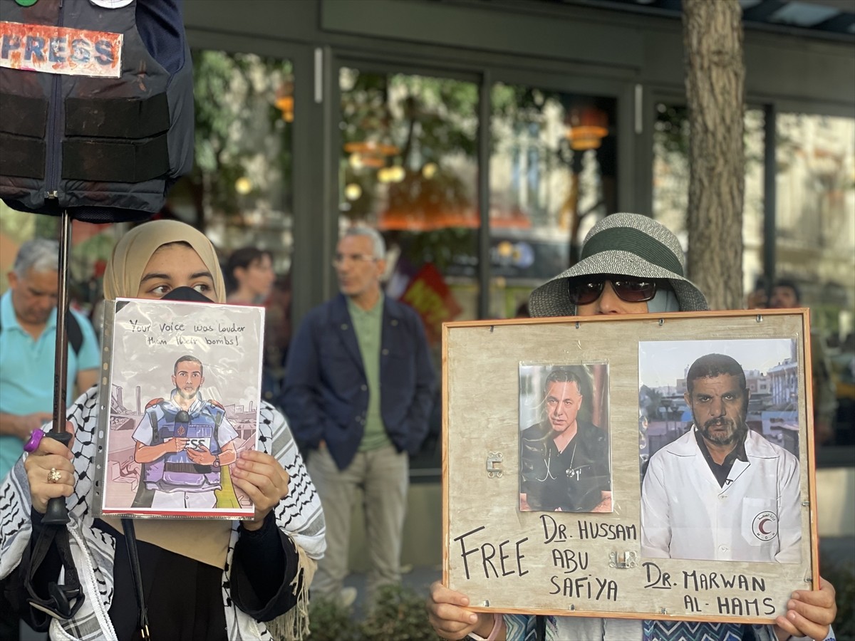 Fransa'nın başkenti Paris'te binlerce kişi, İsrail'in Gazze'deki soykırımının sona ermesi...