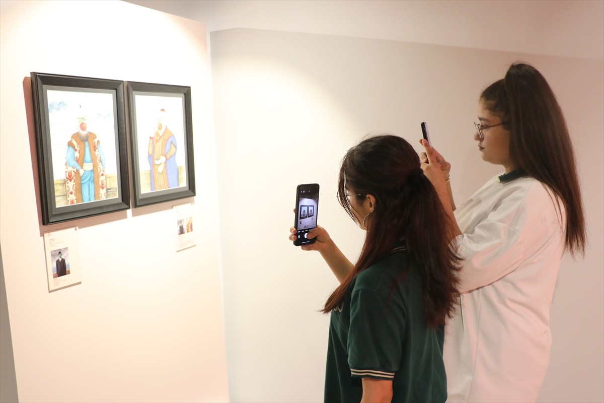 GastroAntep Kültür Yolu Festivali kapsamında açılan iki sergi, sanatseverlerin beğenisine sunuldu....