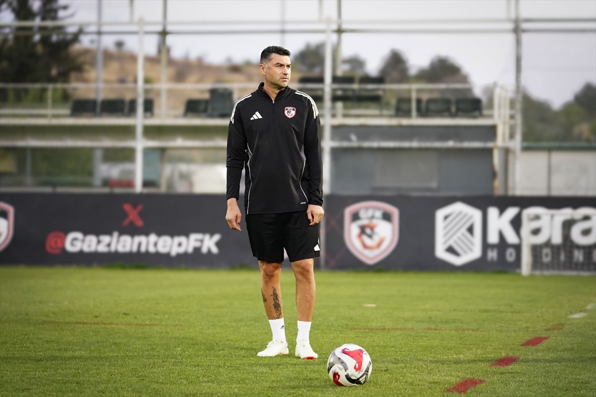 Gaziantep FK, Trendyol Süper Lig'in 6. haftasında deplasmanda Trabzonspor ile oynayacağı maçın...