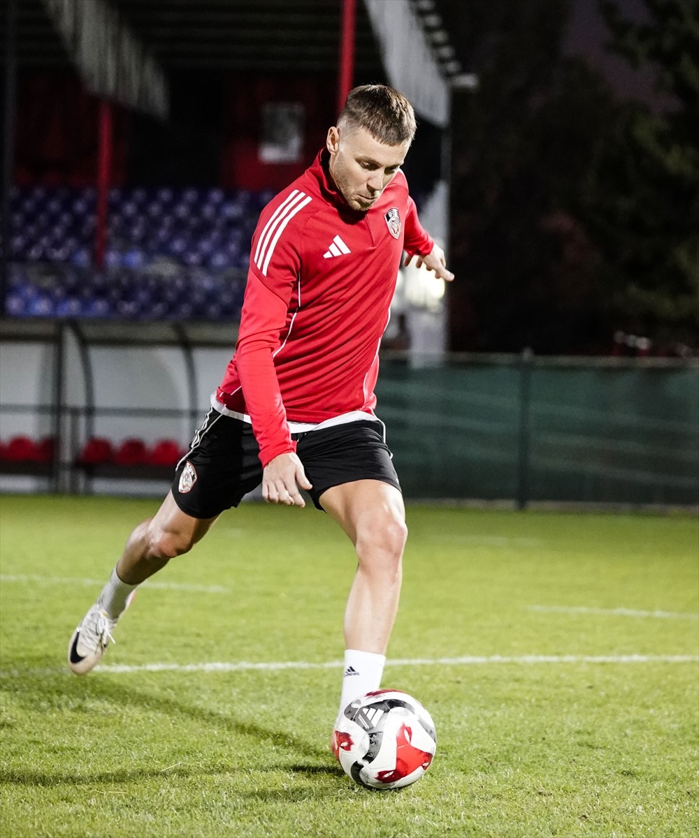 Gaziantep FK, Trendyol Süper Lig'in 7. haftasında konuk edeceği Samsunspor maçının hazırlıklarına...