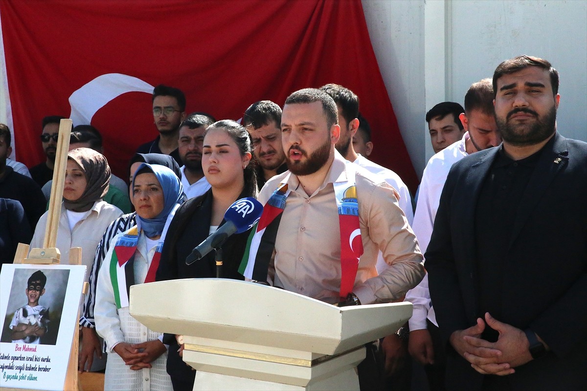 Hatay'da Gazze'de yaşam hakkı elinden alındığı için okula başlayamayan çocukları anmak ve...