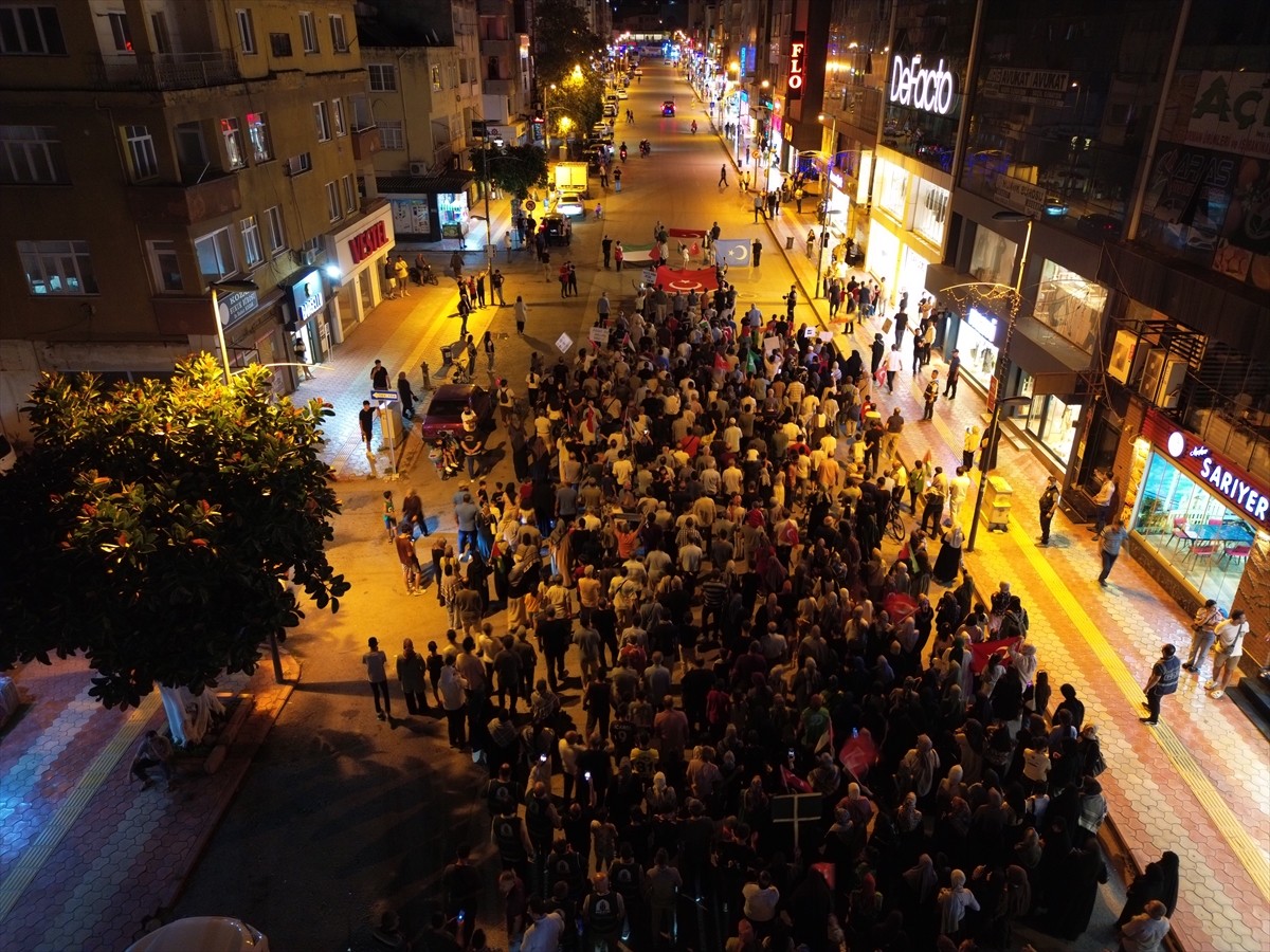 Hatay'ın Dörtyol ilçesinde Filistin'e destek yürüyüşü düzenlendi. Sanayi Mahallesi'ndeki Atatürk...