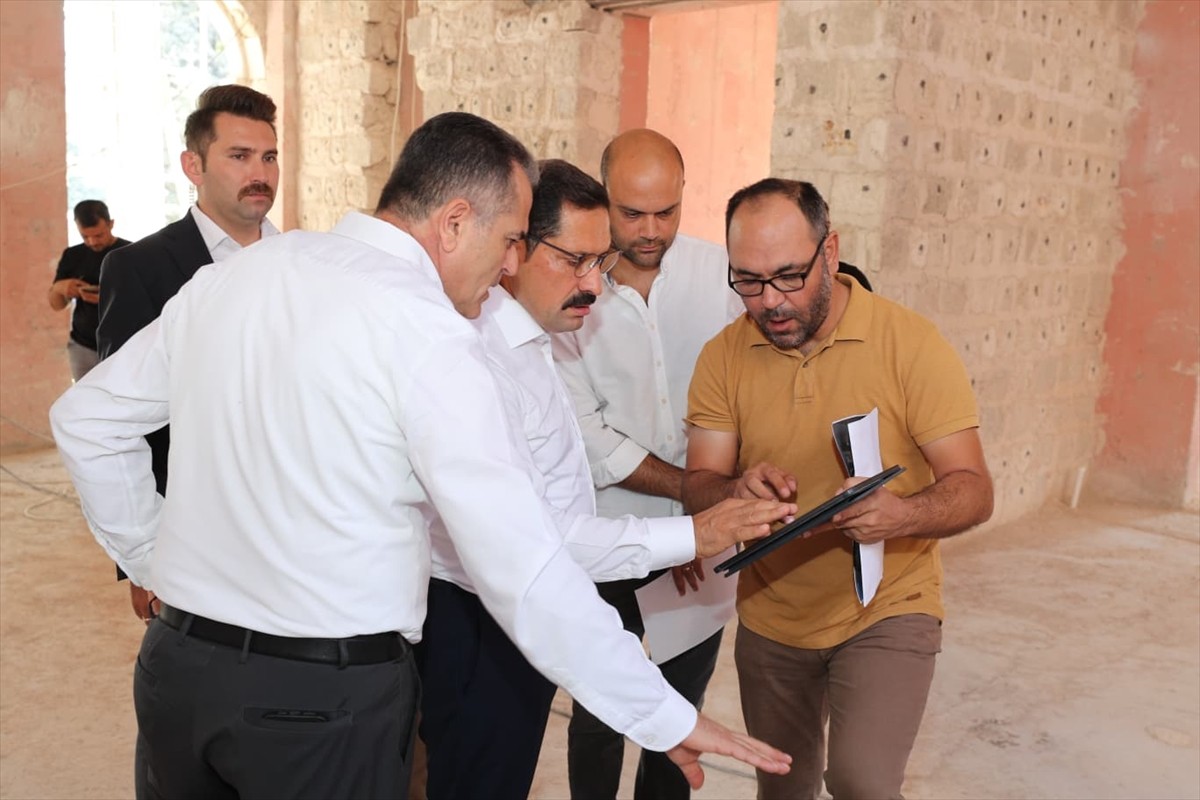 Hatay Valisi Mustafa Masatlı, 6 Şubat 2023'teki depremlerde ağır hasar alan ve restorasyonu süren...