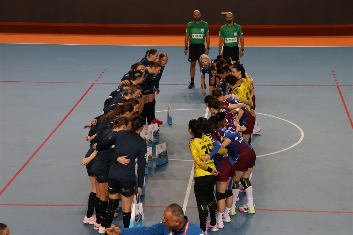 Hentbol EHF Kadınlar Avrupa Kupası 2. tur ilk maçında Energa Start Elblag, Trabzon Ortahisar...
