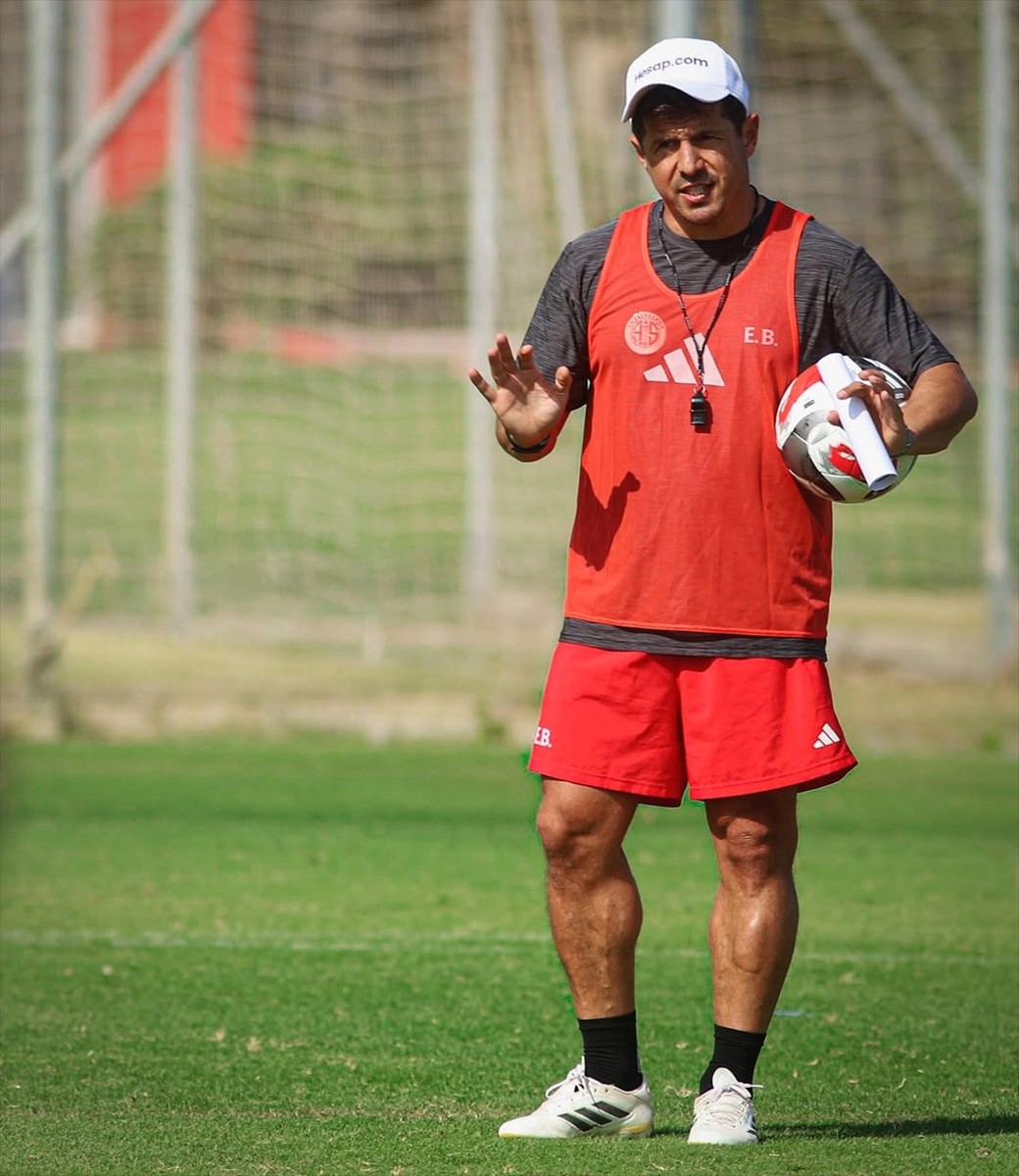 Hesap.com Antalyaspor, Trendyol Süper Lig'in 7. haftasında Fenerbahçe ile deplasmanda oynayacağı...