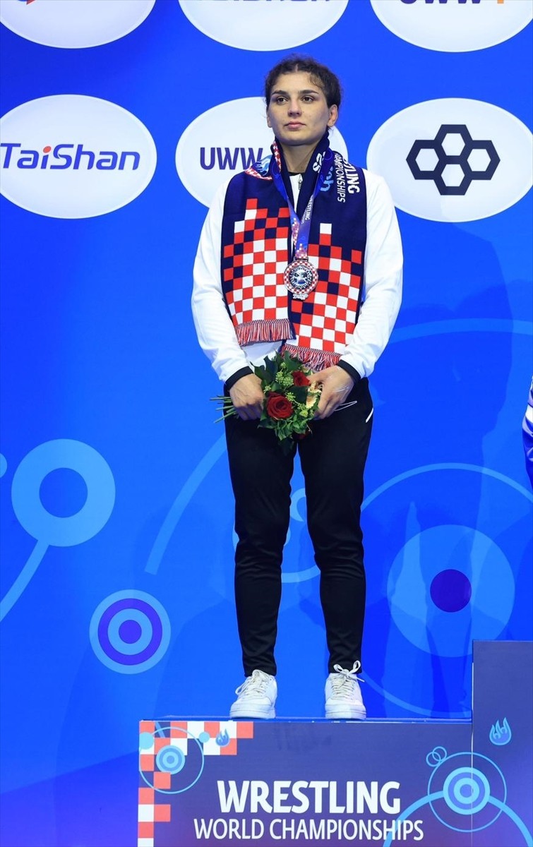 Hırvatistan'da düzenlenen 2025 Dünya Güreş Şampiyonası'nda mücadele eden milli sporcu Nesrin Baş...