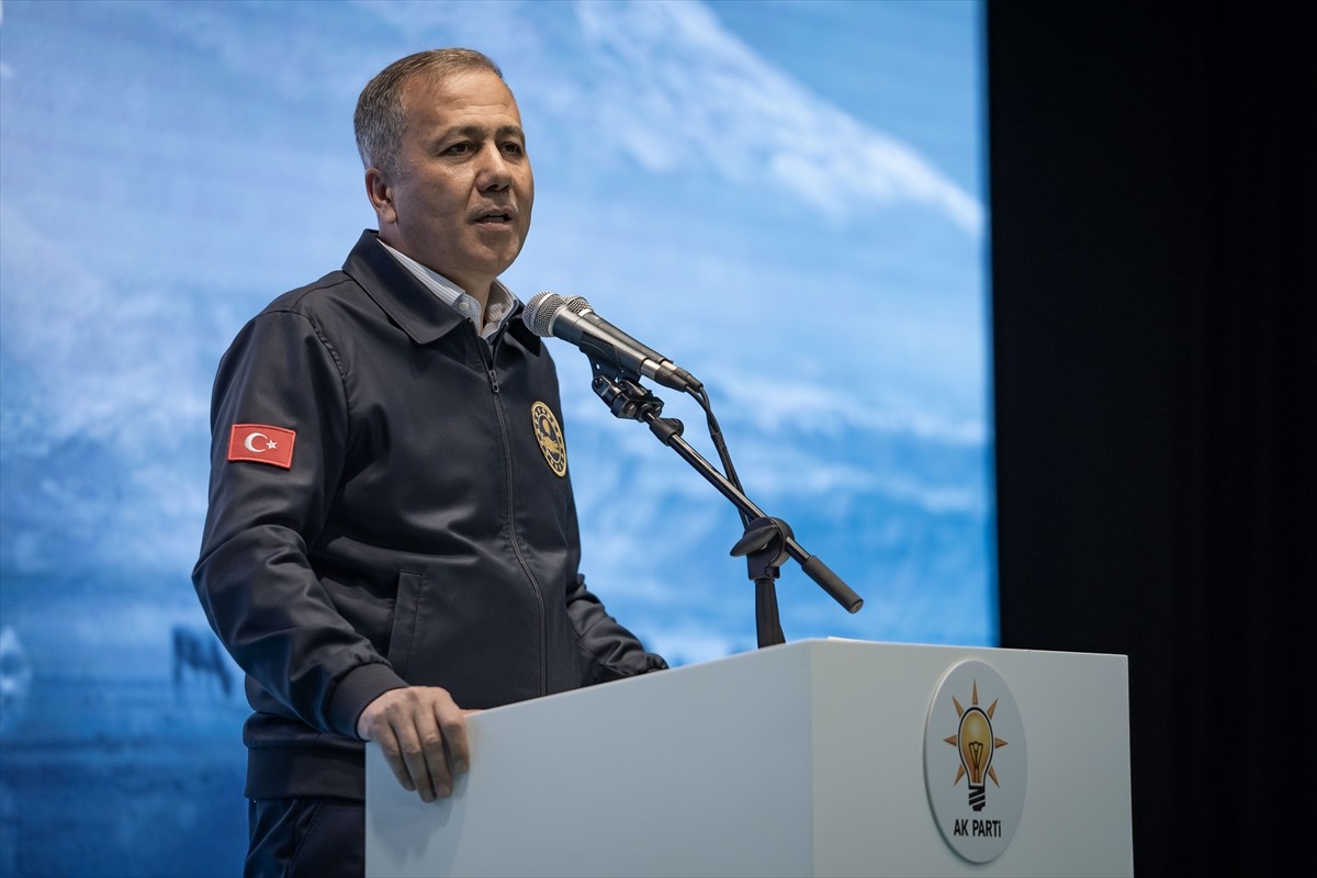 İçişleri Bakanı Ali Yerlikaya, Ağrı'da AK Parti İl Başkanlığınca Kültür ve Kongre Merkezi’nde...