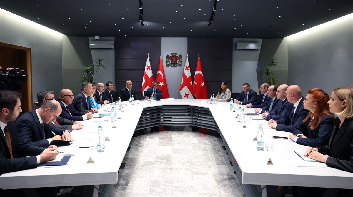 İçişleri Bakanı Ali Yerlikaya (solda), Gürcistan temasları kapsamında Tiflis'te, Gürcistan...