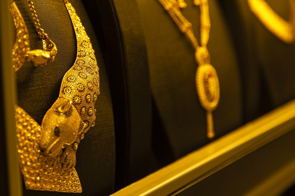 Irak’ın Erbil kentinde kuyumcular, küresel siyasi ve ekonomik atmosferin etkisiyle altın...