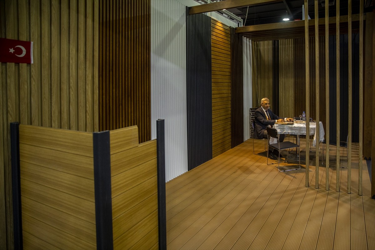 Irak’ın Erbil şehrinde düzenlenen İnşaat Yapı Malzemeleri Fuarı’na katılan Türk şirketleri...