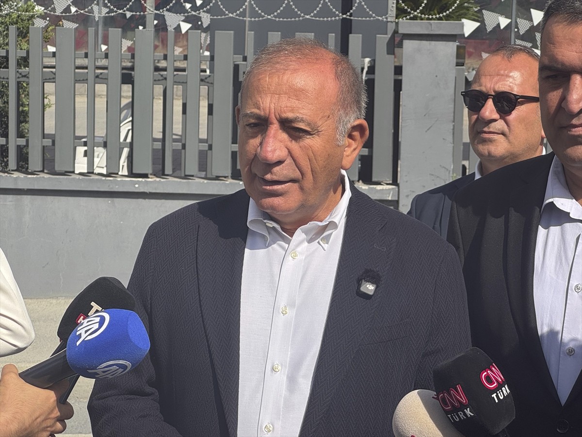 İstanbul 45. Asliye Hukuk Mahkemesinin, CHP 38. Olağan İstanbul İl Kongresi'nde seçilen başkan ve...